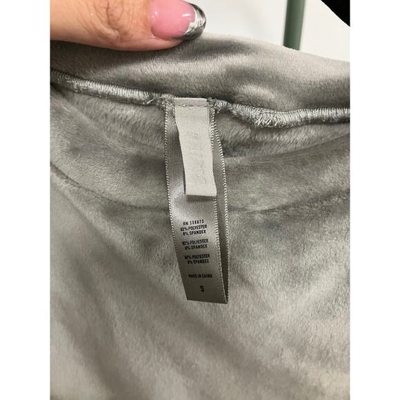 SKIMS Velour Crewneck Tank‎ In Smoke - Picture 4 of 4